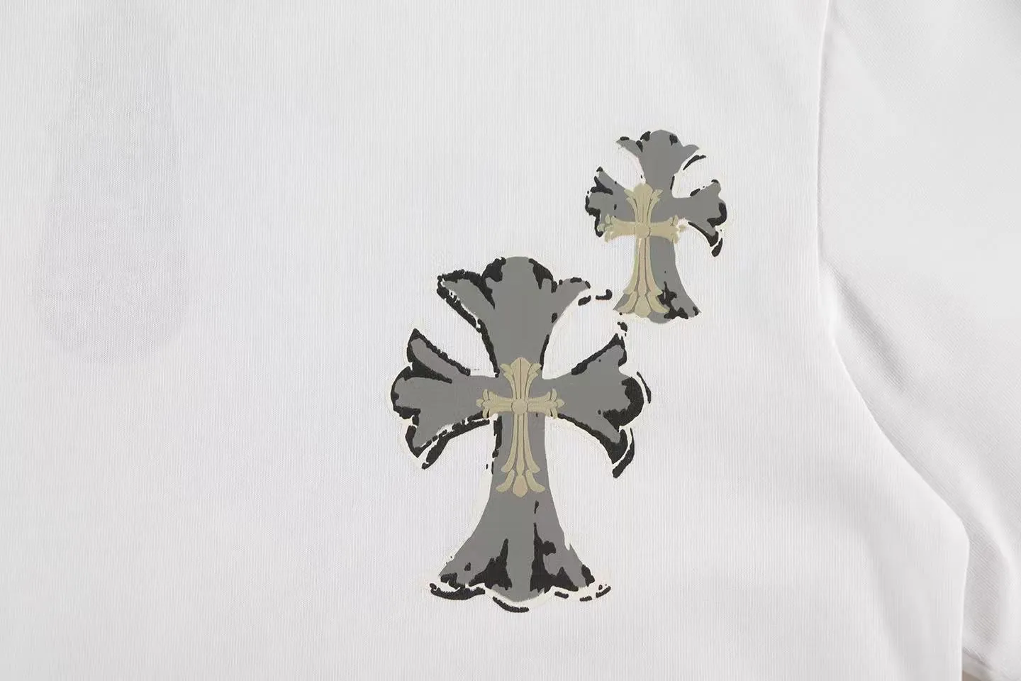 🅿️150 Style: 2025 new Croix Heart short-sleeved T-shirt Material: High version 300g double yarn combed cotton Size: S～XL Color: White Style number: Z023